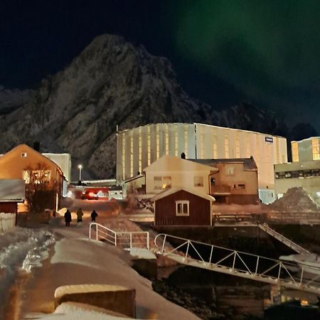 Kule Gule Huset Apartment Svolvaer Exterior photo
