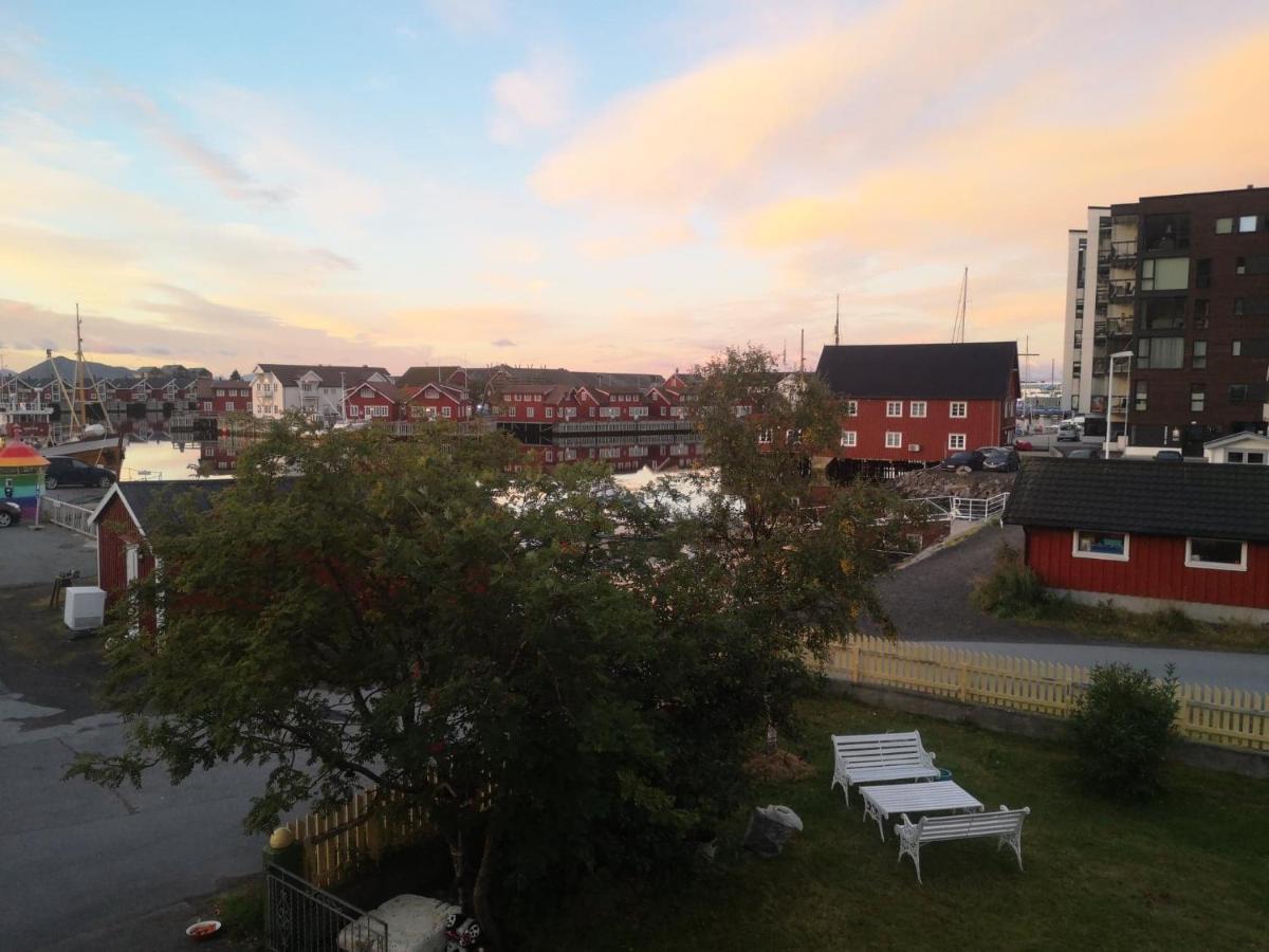 Kule Gule Huset Apartment Svolvaer Exterior photo