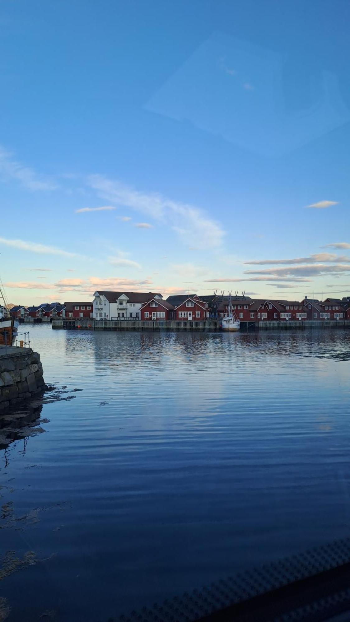 Kule Gule Huset Apartment Svolvaer Exterior photo