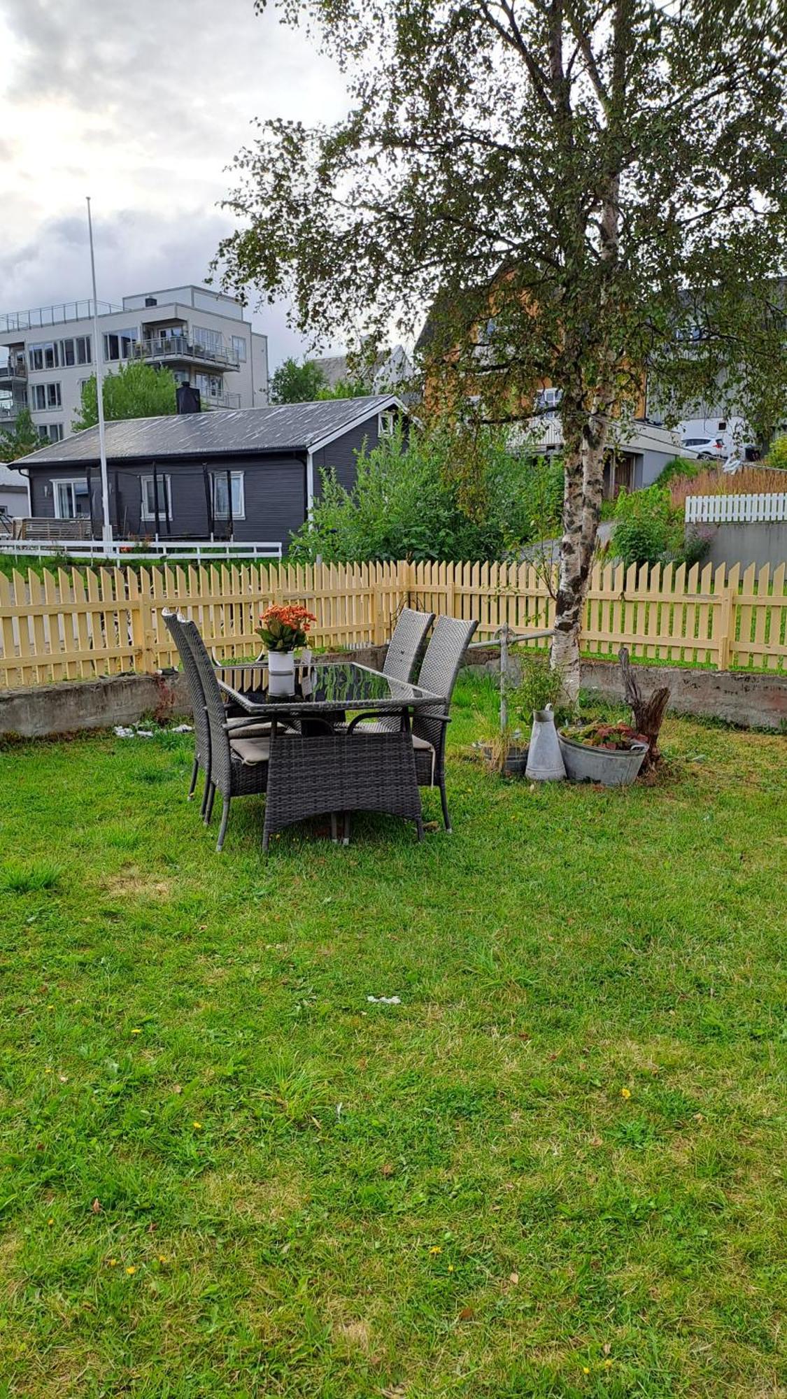 Kule Gule Huset Apartment Svolvaer Exterior photo