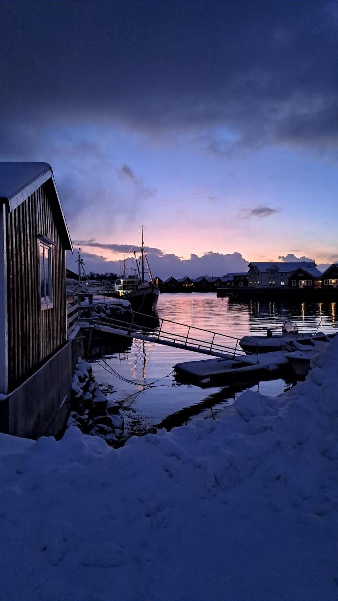 Kule Gule Huset Apartment Svolvaer Exterior photo